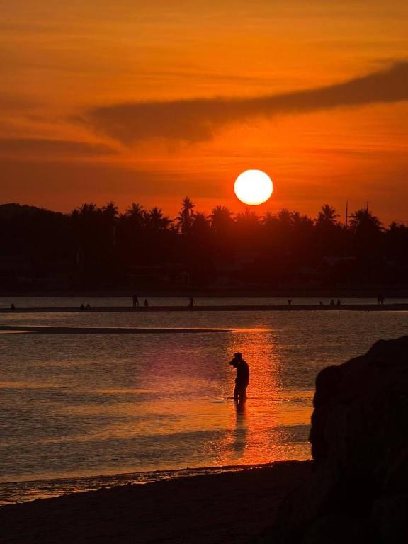 The Cosy Sunset Beach Resort – Koh Phangan
